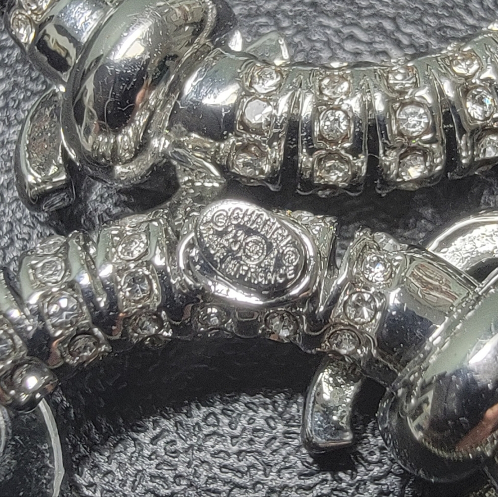 Chanel Hoops - Picture 11 of 16
